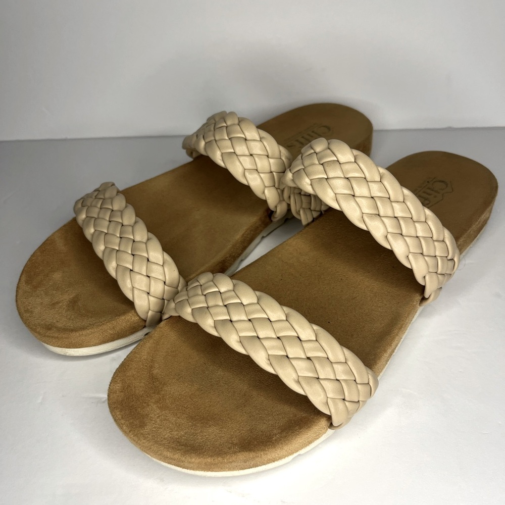New Cliffs by White Mountain Two Strap Sandals size 9